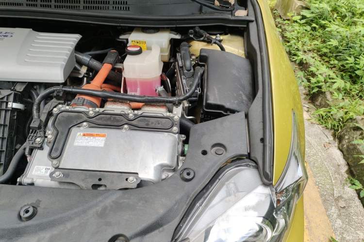 Used Lexus CT 2014 CT200h Elite Edition Monochrome Engine Bay Left