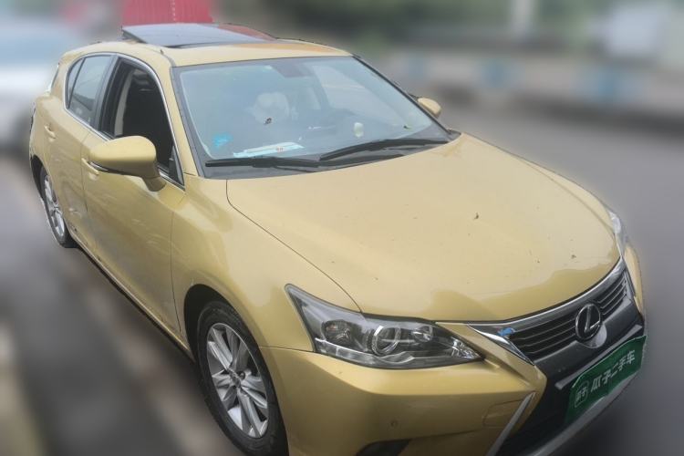 Used Lexus CT 2014 CT200h Comfort Edition Monochrome Front Right 45 Deg
