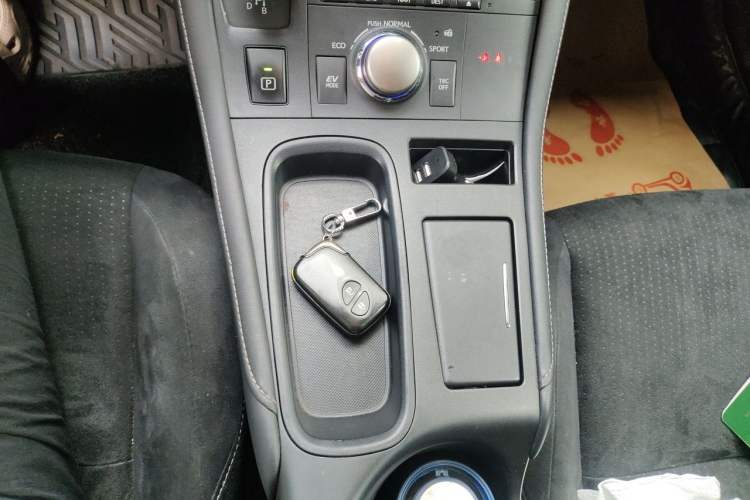 Used Lexus CT 2014 CT200h Elite Edition Monochrome Gear Lever