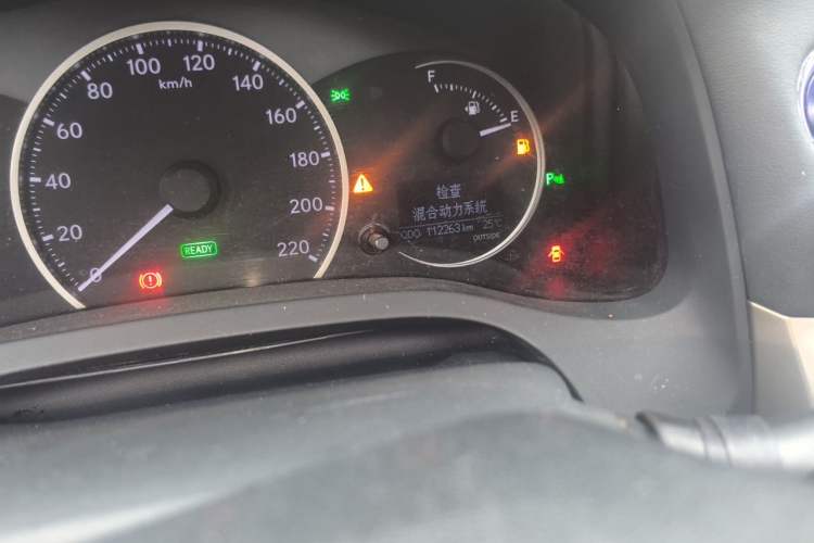 Used Lexus CT 2014 CT200h Comfort Edition Monochrome Odometer Close Up