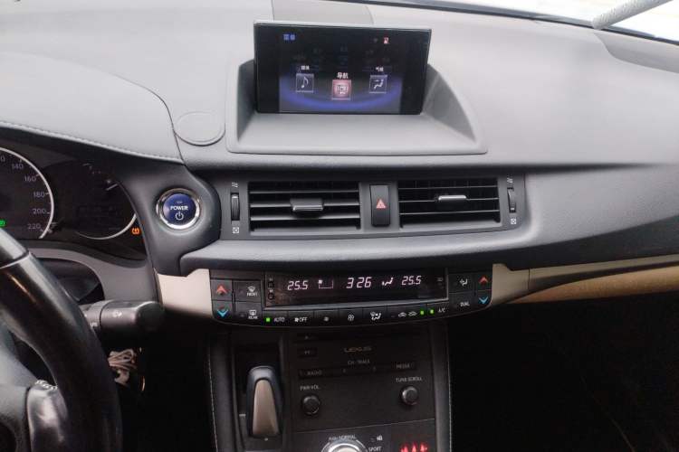 Used Lexus CT 2015 CT200h Chocolate Edition Audio And AC Panel
