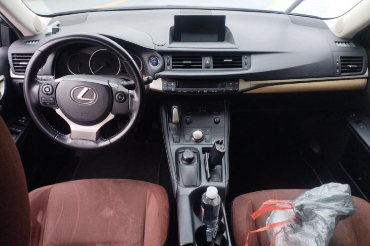Used Lexus CT 2015 CT200h Chocolate Edition Center Console