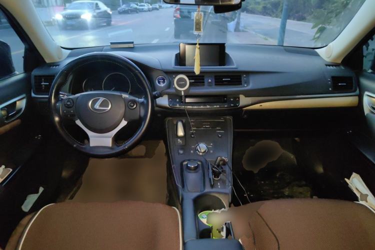 Used Lexus CT 2015 CT200h Chocolate Edition Center Console