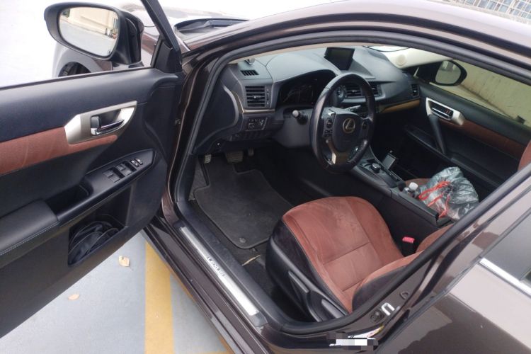 Used Lexus CT 2015 CT200h Chocolate Edition Driver Seat