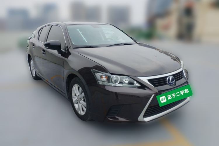 Used Lexus CT 2015 CT200h Chocolate Edition Front Right 45 Deg