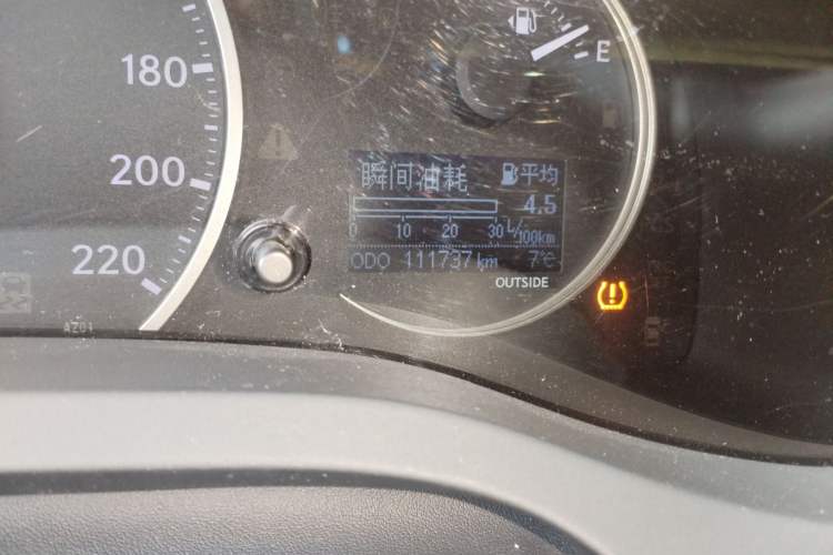 Used Lexus CT 2015 CT200h Chocolate Edition Odometer Close Up