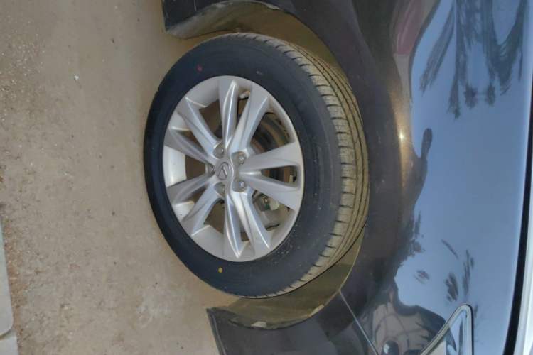 Used Lexus CT 2015 CT200h Chocolate Edition Right Front Wheel Hub