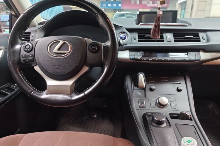 Used Lexus CT 2015 CT200h Chocolate Edition Center Console