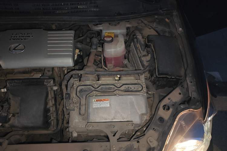 Used Lexus CT 2015 CT200h Chocolate Edition Engine Bay Left