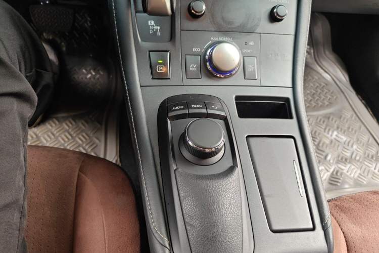 Used Lexus CT 2015 CT200h Chocolate Edition Gear Lever