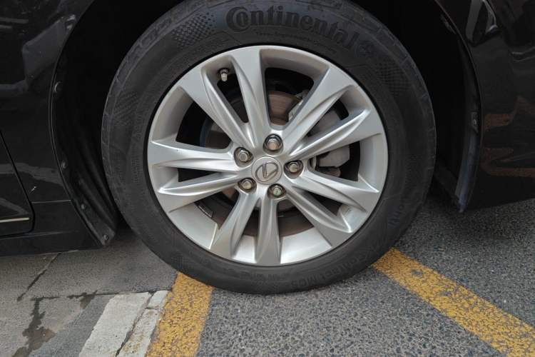 Used Lexus CT 2015 CT200h Chocolate Edition Right Front Wheel Hub