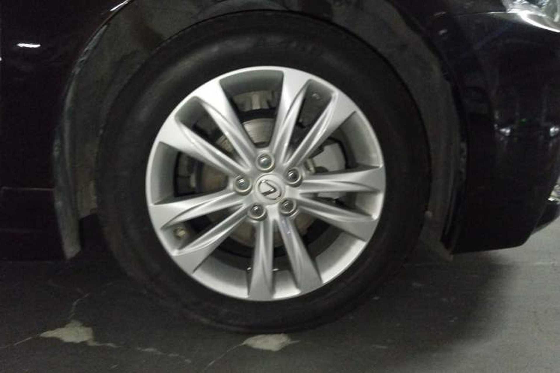 Used Lexus CT 2015 CT200h Chocolate Edition Right Front Wheel Hub