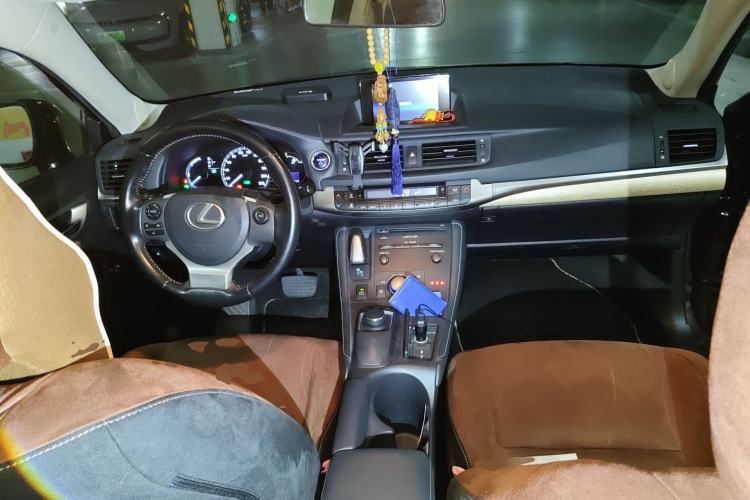 Used Lexus CT 2015 CT200h Chocolate Edition Center Console