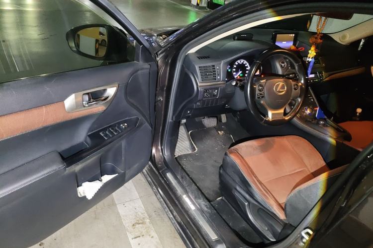 Used Lexus CT 2015 CT200h Chocolate Edition Driver Seat