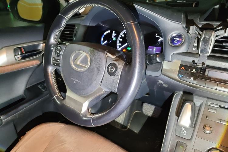 Used Lexus CT 2015 CT200h Chocolate Edition Steering Wheel