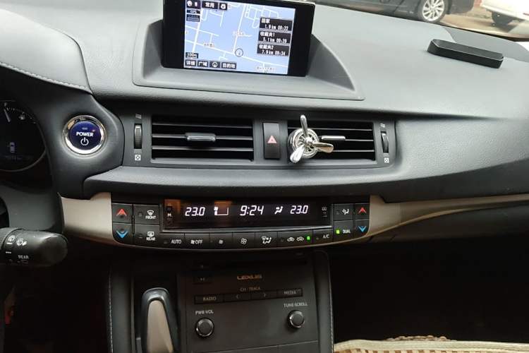 Used Lexus CT  Audio And AC Panel