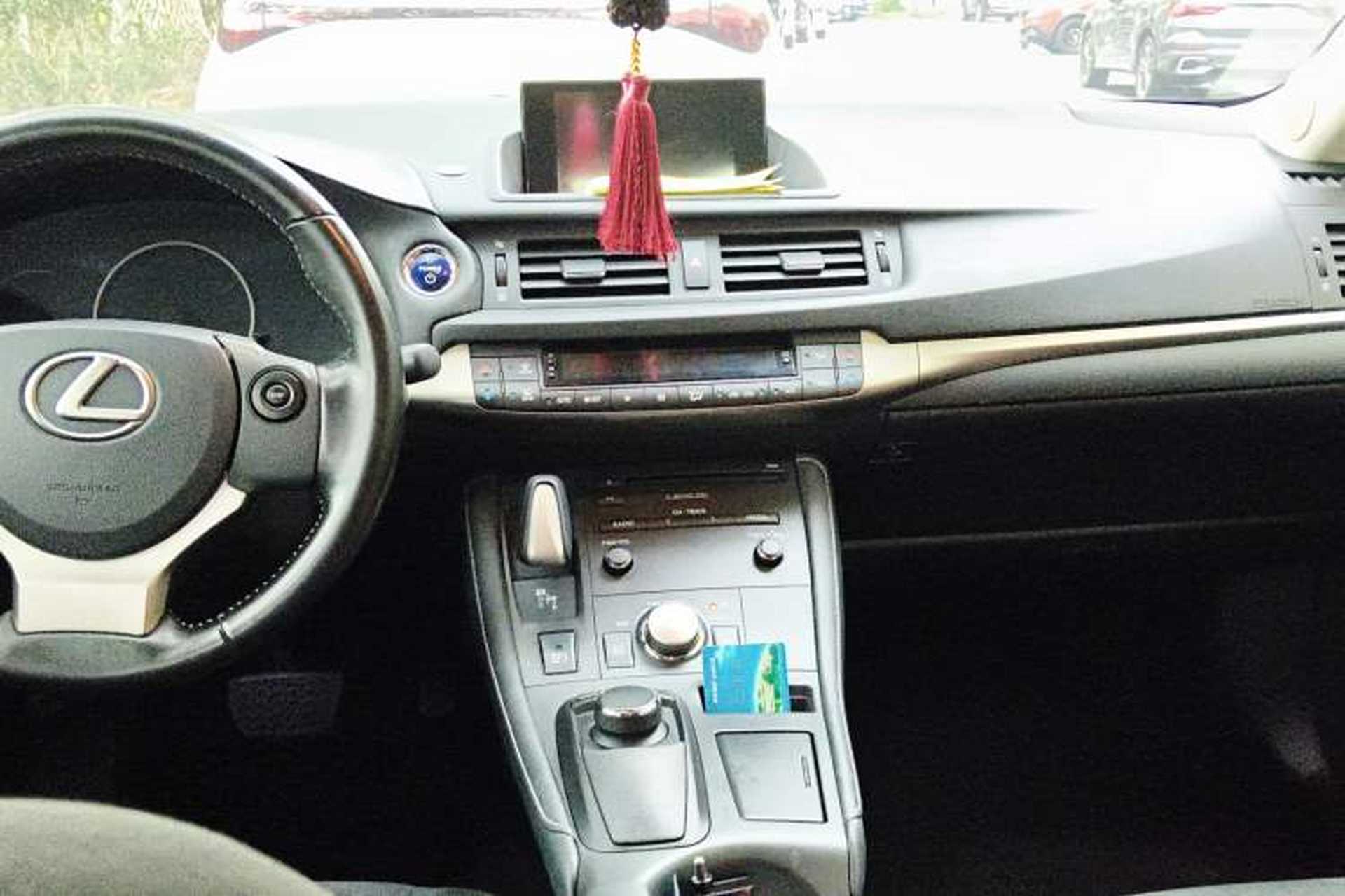 Used Lexus CT 2015 CT200h Night Rider Edition Center Console