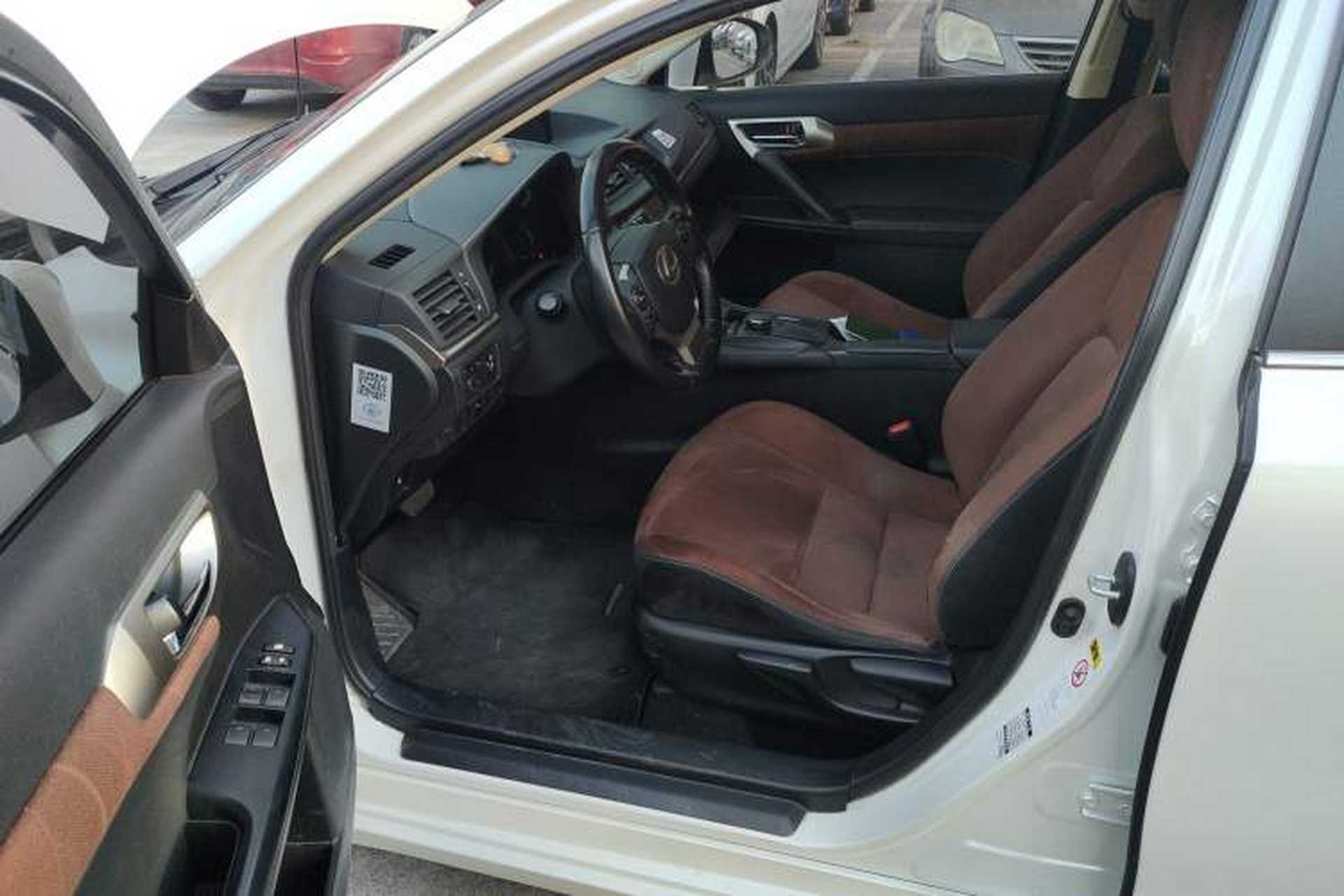Used Lexus CT 2015 CT200h Chocolate Edition Driver Seat