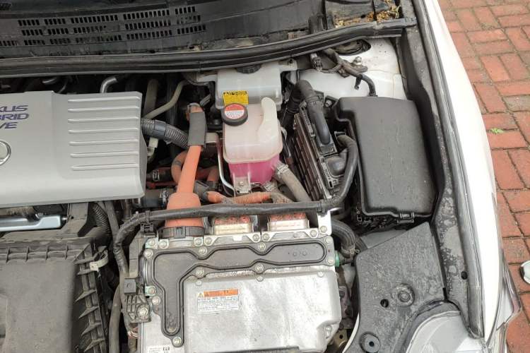 Used Lexus CT  Engine Bay Left