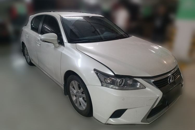 Used Lexus CT 2015 CT200h Night Rider Edition Front Right 45 Deg