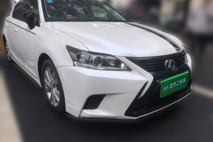 Used Lexus CT 2015 CT200h Night Rider Edition Front Right 45 Deg