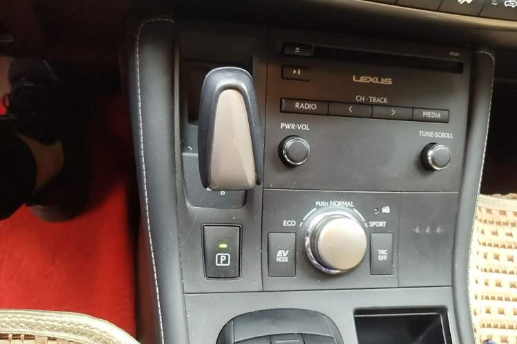 Used Lexus CT  Gear Lever