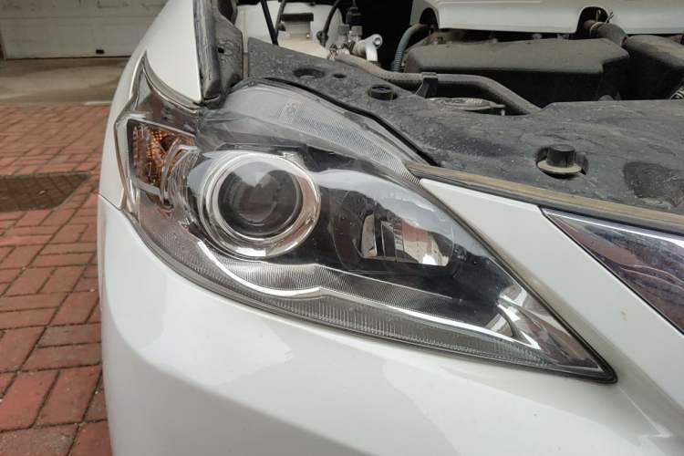 Used Lexus CT  Right Front Headlight