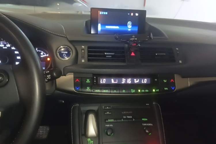 Used Lexus CT 2017 CT200h Comfort Edition Monochrome China V Standard Audio And AC Panel