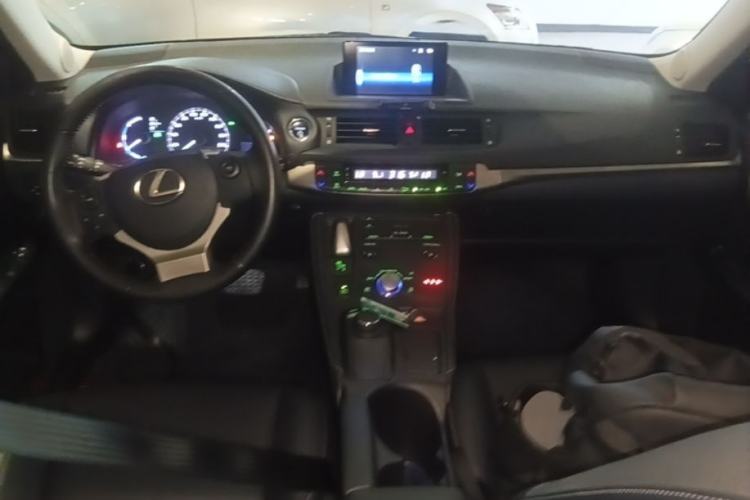 Used Lexus CT 2017 CT200h Comfort Edition Monochrome China V Standard Center Console