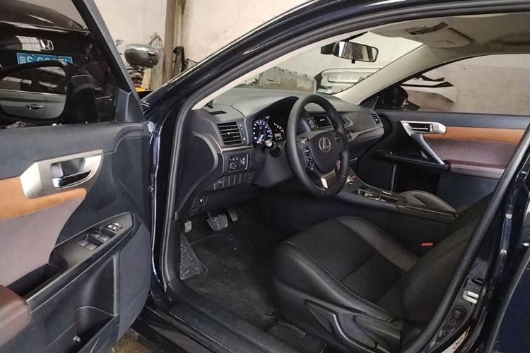 Used Lexus CT 2017 CT200h Elite Edition Solid Color China V Standard Driver Seat