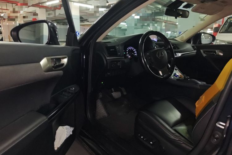 Used Lexus CT 2017 CT200h Comfort Edition Monochrome China V Standard Driver Seat