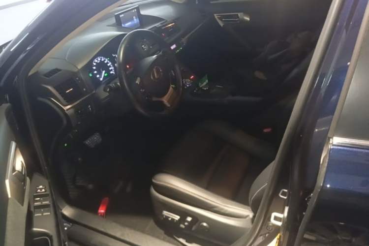 Used Lexus CT 2017 CT200h Comfort Edition Monochrome China V Standard Left Front Seat
