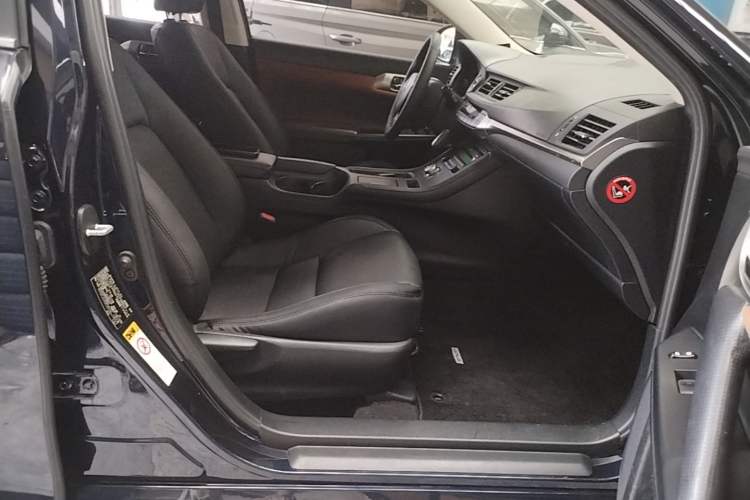 Used Lexus CT 2017 CT200h Elite Edition Solid Color China V Standard Right Front Seat