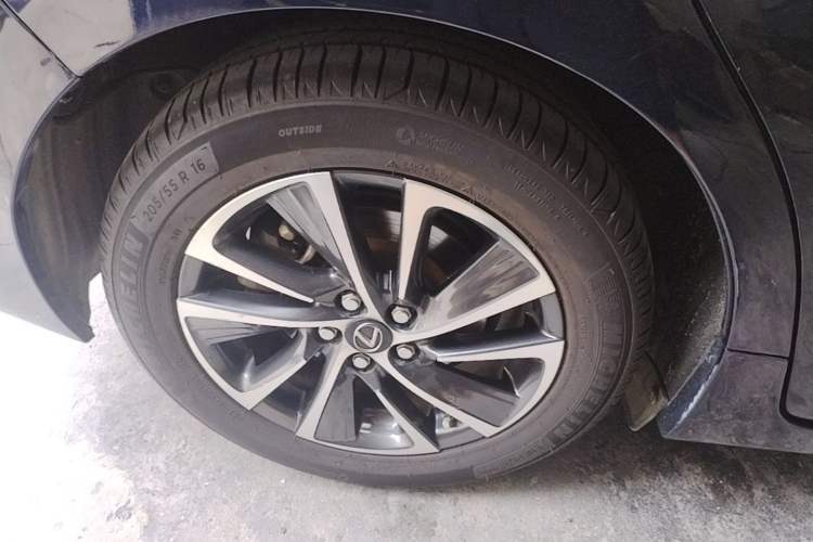 Used Lexus CT 2017 CT200h Elite Edition Solid Color China V Standard Right Rear Wheel Hub
