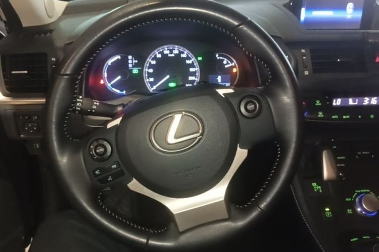 Used Lexus CT 2017 CT200h Comfort Edition Monochrome China V Standard Steering Wheel