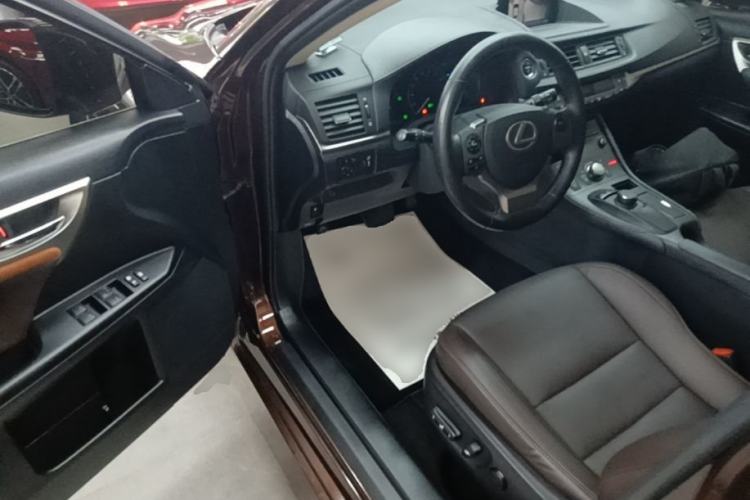 Used Lexus CT 2017 CT200h Comfort Edition Monochrome China V Standard Driver Seat