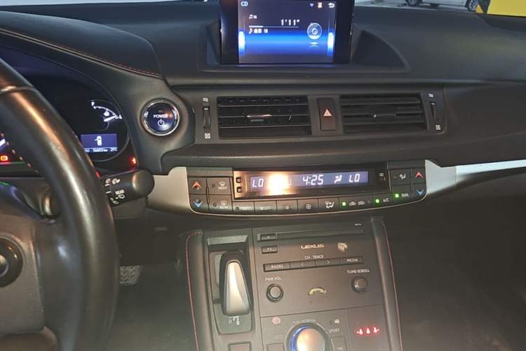 Used Lexus CT 2017 CT200h Comfort Edition Monochrome China V Standard Audio And AC Panel
