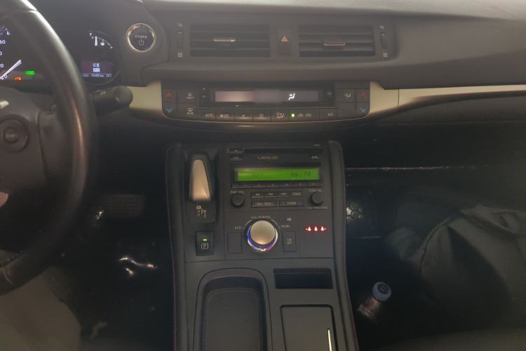 Used Lexus CT 2017 CT200h Elite Edition Solid Color China V Standard Audio And AC Panel