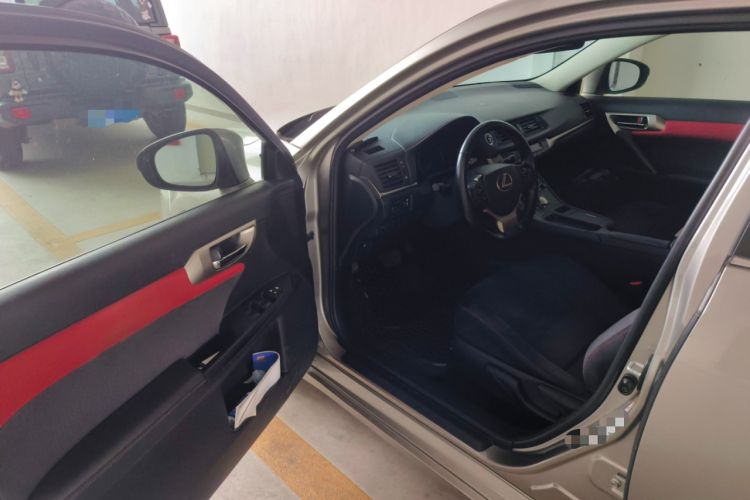 Used Lexus CT 2017 CT200h Elite Edition Solid Color China V Standard Interior 3
