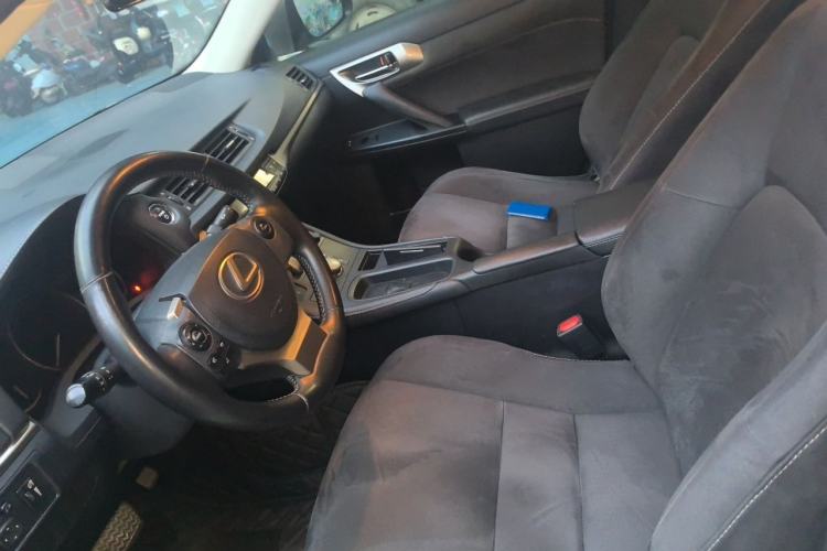 Used Lexus CT 2017 CT200h Elite Edition Solid Color China V Standard Left Front Seat
