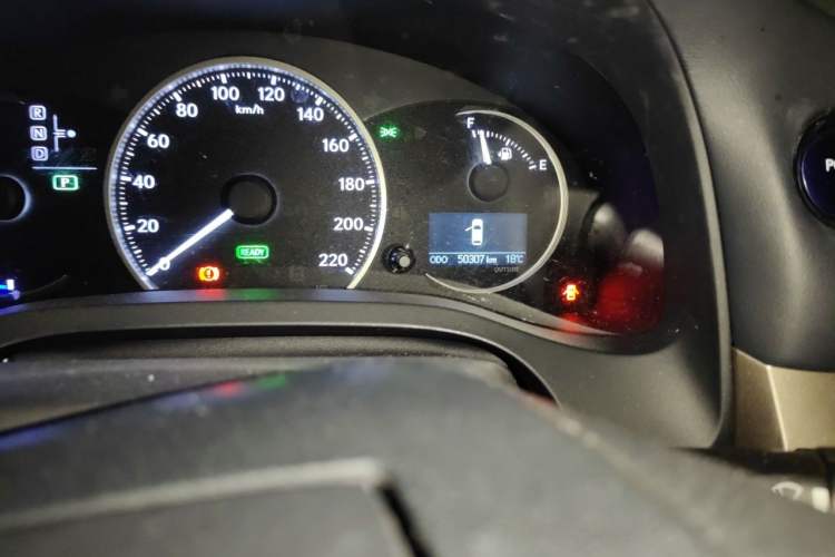 Used Lexus CT 2017 CT200h Comfort Edition Monochrome China VI Odometer Close Up