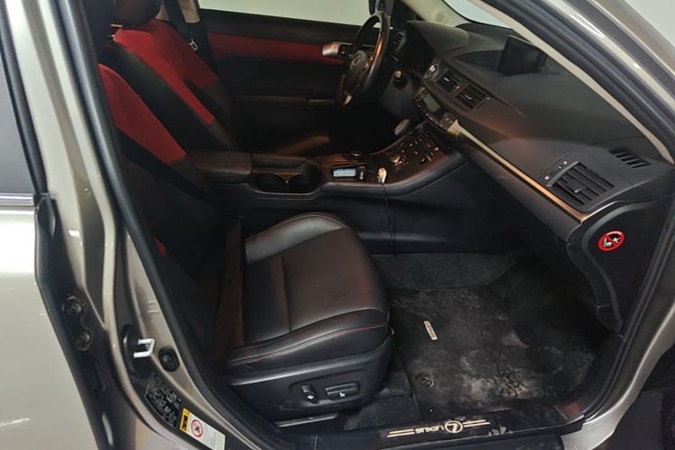 Used Lexus CT 2017 CT200h Comfort Edition Monochrome China V Standard Right Front Seat