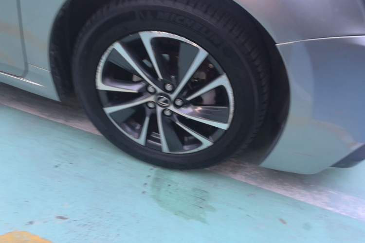 Used Lexus CT 2017 CT200h Elite Edition Solid Color China V Standard Right Front Wheel Hub