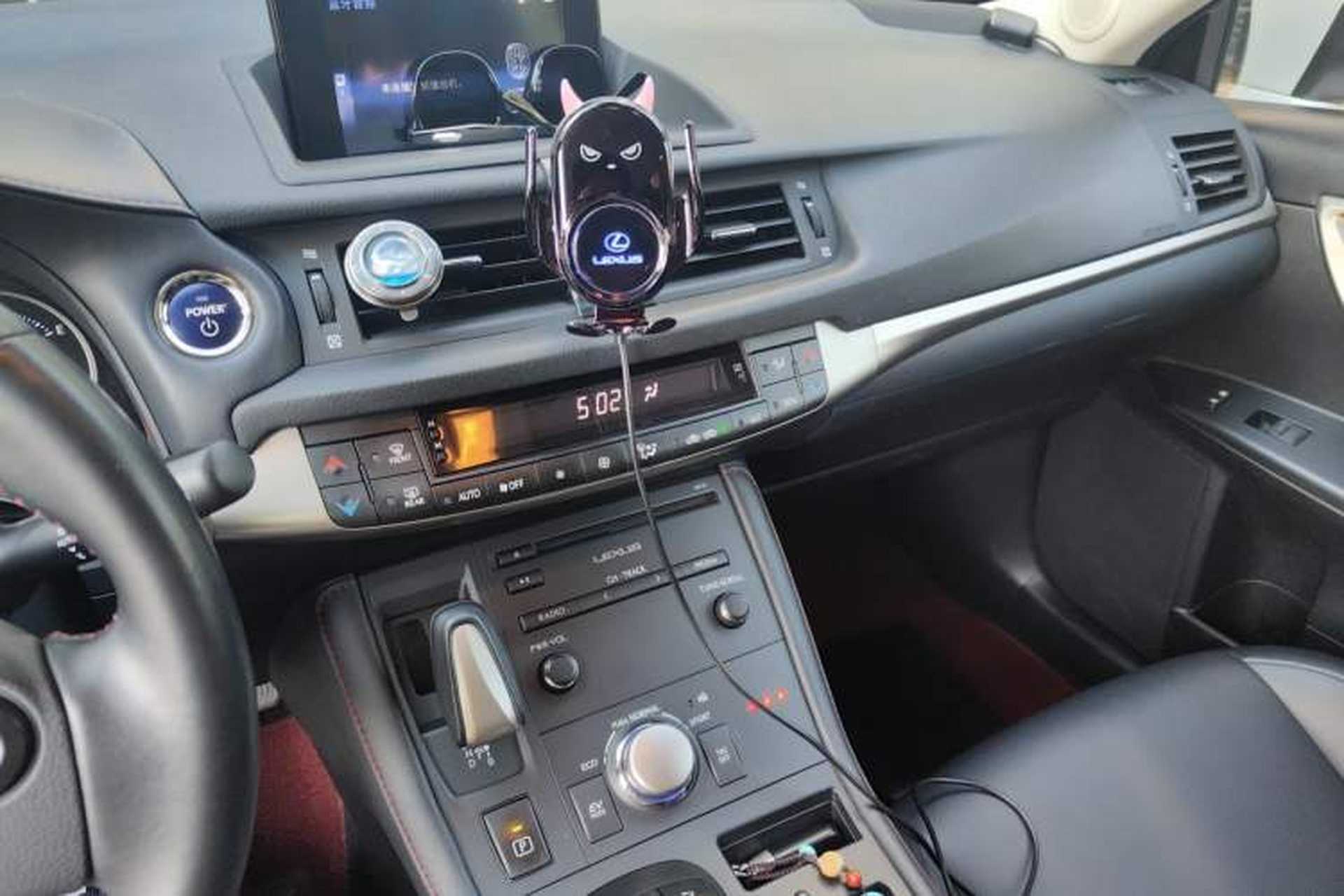 Used Lexus CT 2017 CT200h Comfort Edition Two-Tone China V Standard Audio And AC Panel