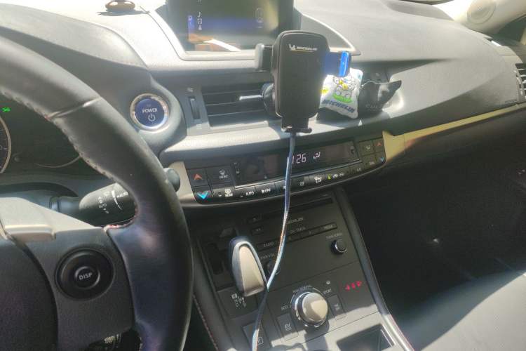 Used Lexus CT 2017 CT200h Comfort Edition Two-Tone China V Standard Audio And AC Panel