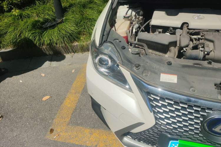 Used Lexus CT 2017 CT200h Comfort Edition Two-Tone China V Standard Engine Bay Right