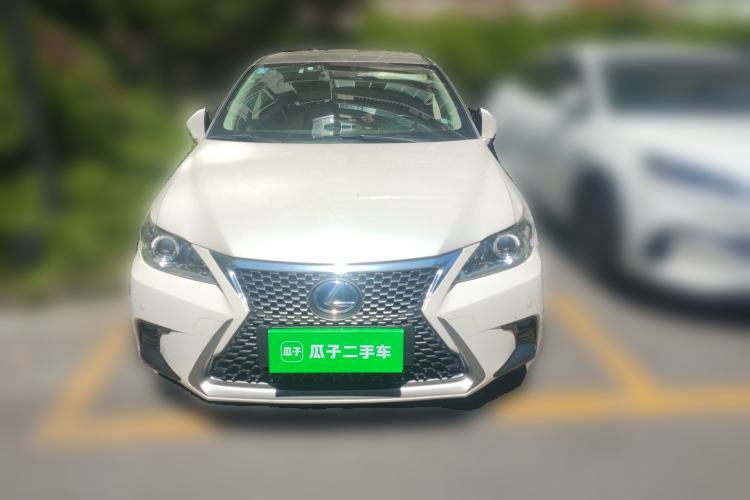 Used Lexus CT 2017 CT200h Comfort Edition Two-Tone China V Standard Front