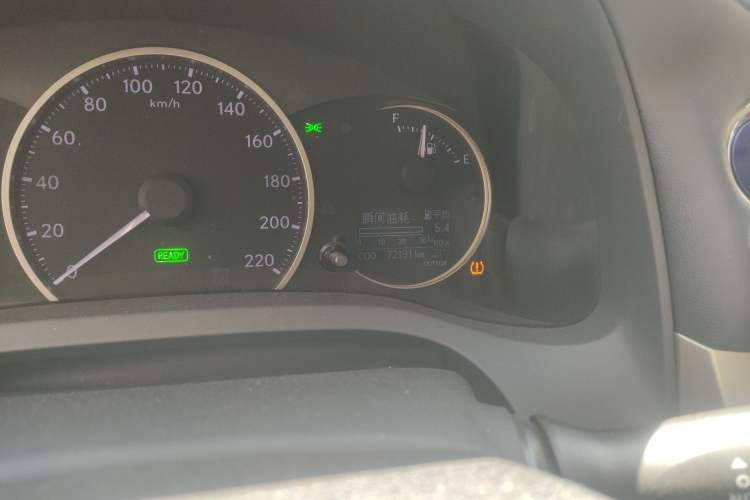 Used Lexus CT 2017 CT200h Comfort Edition Two-Tone China V Standard Odometer Close Up