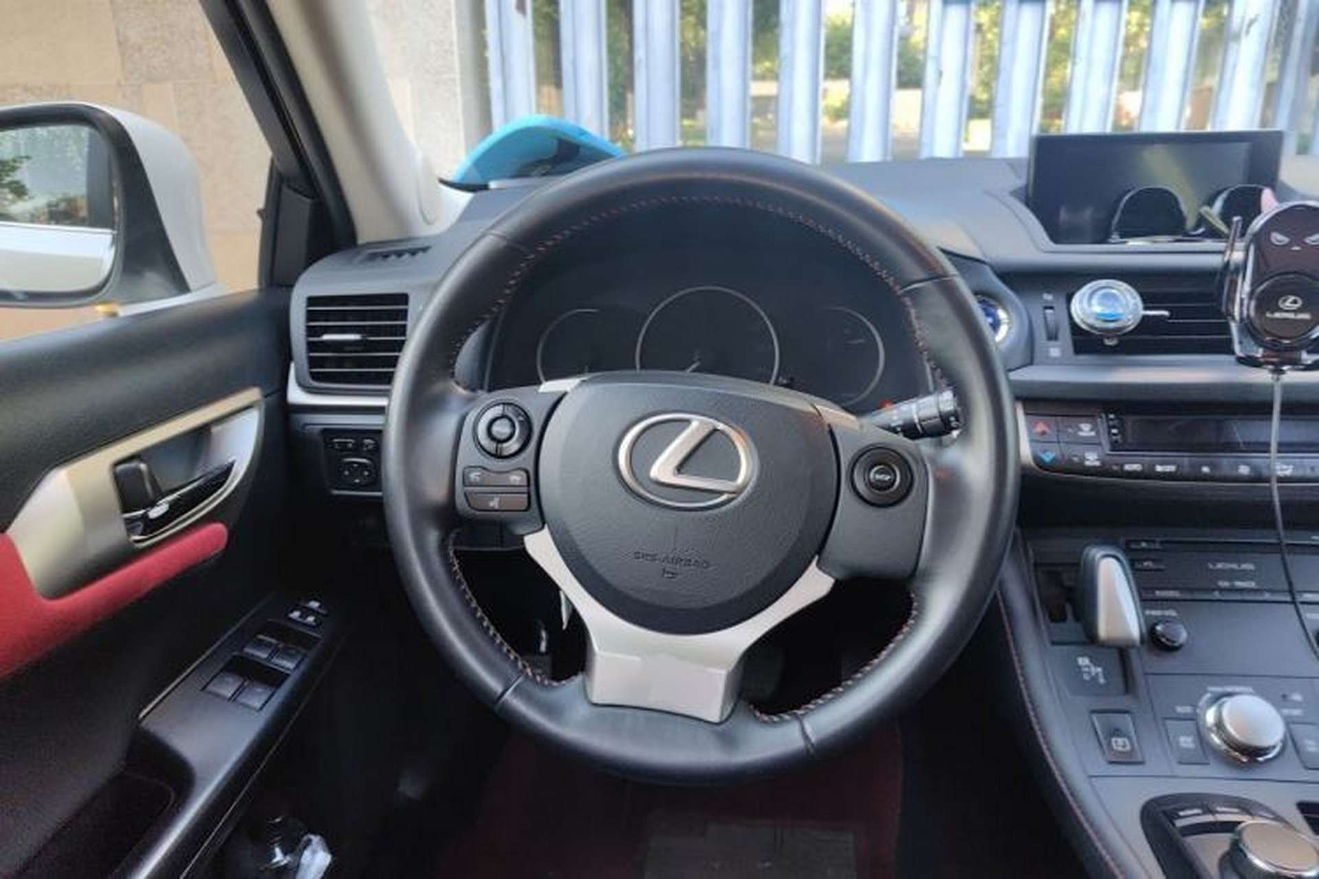 Used Lexus CT 2017 CT200h Comfort Edition Two-Tone China V Standard Steering Wheel