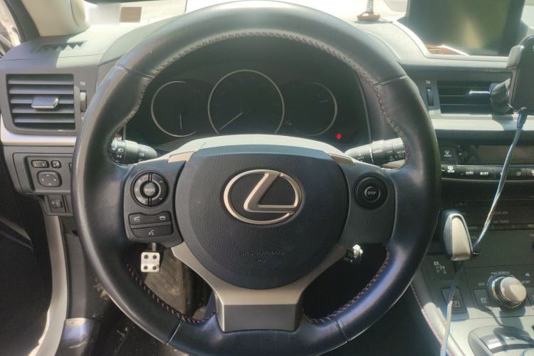 Used Lexus CT 2017 CT200h Comfort Edition Two-Tone China V Standard Steering Wheel